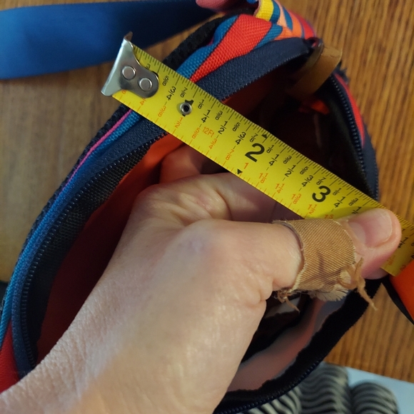 Rainbow pattern active compact great fanny pack - Picture 6 of 6